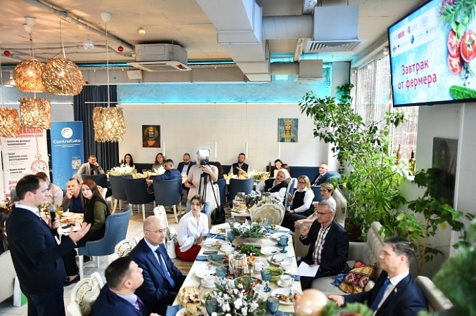 В Краснодаре на «Экозавтраке от фермера» обсудили перспективы развития аграриев региона