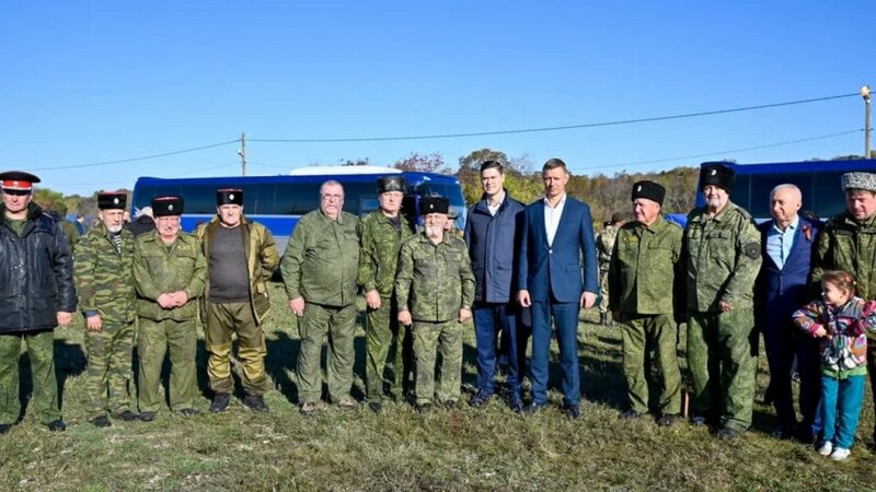 Казаков-добровольцев из Новороссийска отправили в зону СВО