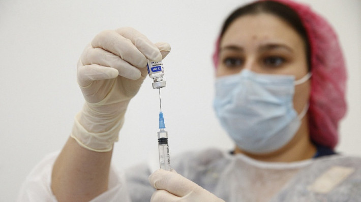 На Кубани ввели обязательную вакцинацию от COVID-19 жителей старше 60 лет