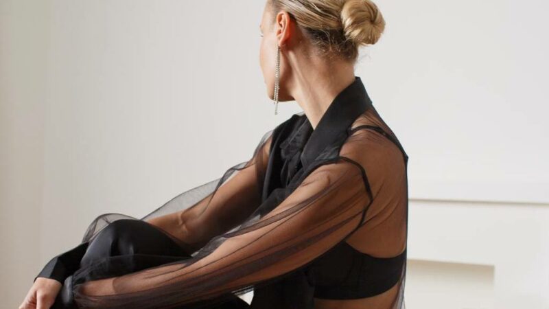 Готический стиль, кружево и кокошники: что будет в моде весной 2023 года