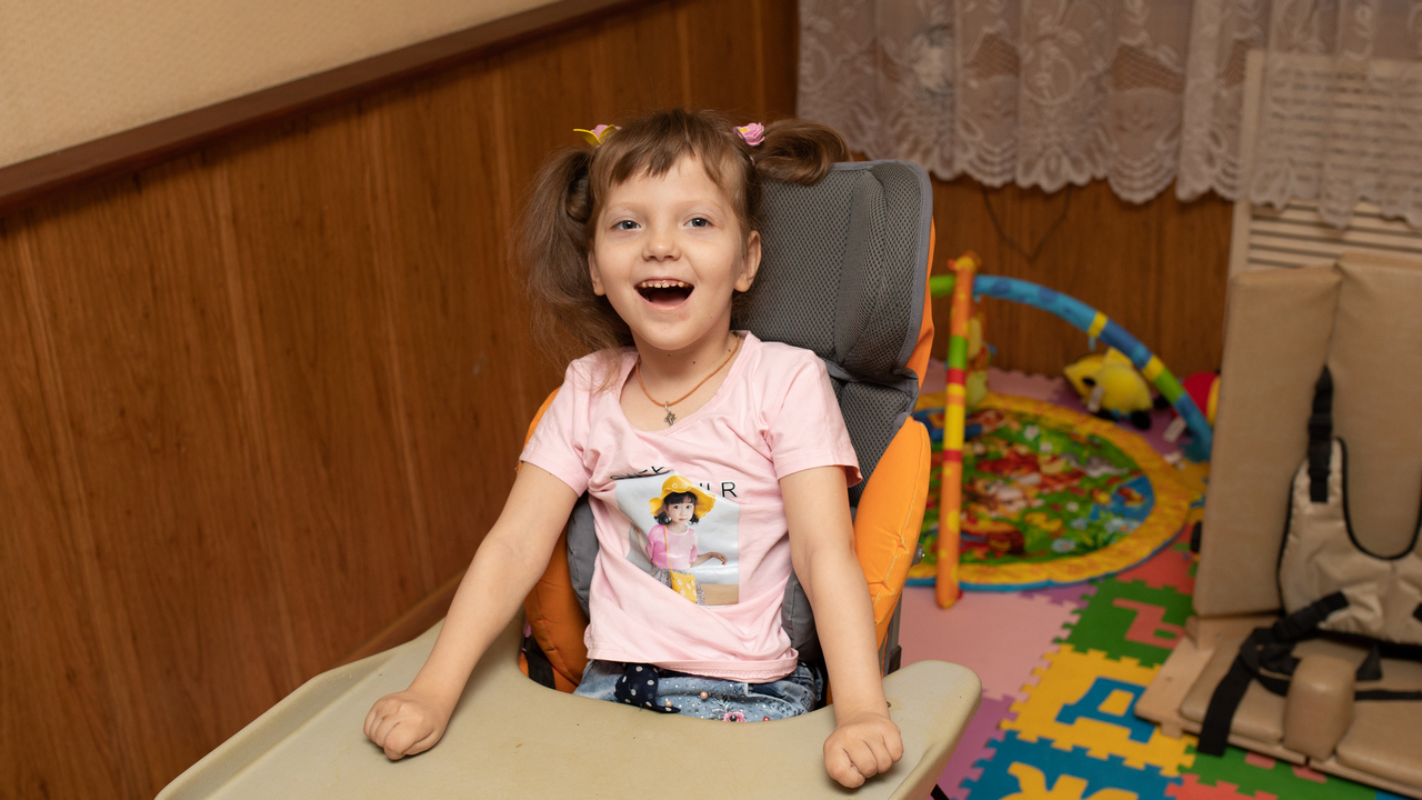 Русфонд собирает средства на лечение 6-летней Нади Красноперец с ДЦП