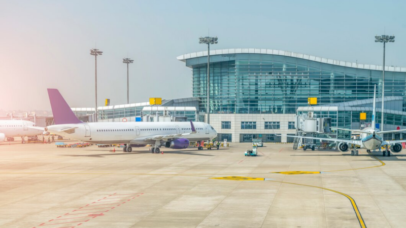 Пассажиропоток аэропорта Сочи увеличится на 4% во время проведения фестиваля молодежи