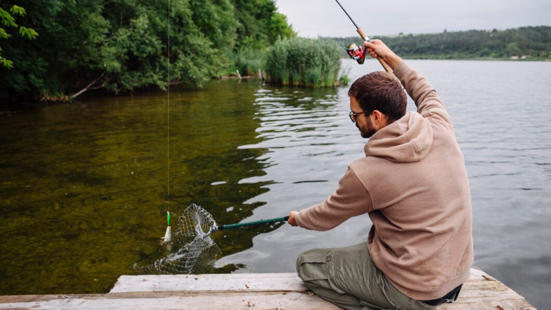 Вылов рыбы запретили в лиманах Азовского моря до конца мая 2024 года