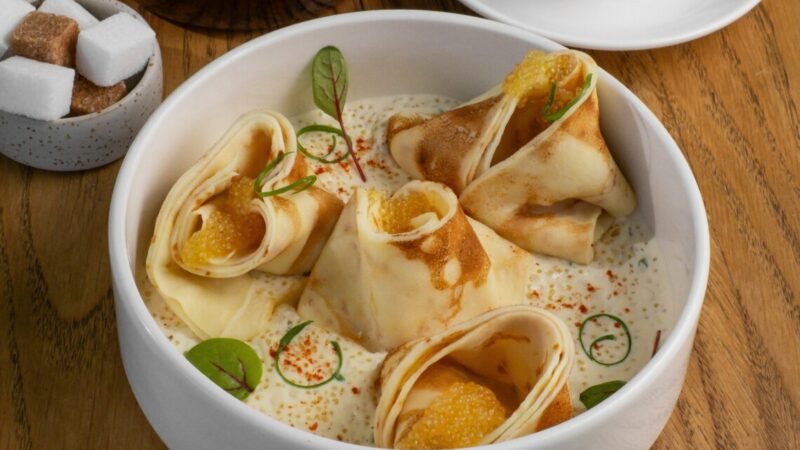 Обходя традиции: необычные рецепты блинов на Масленицу от шеф-поваров Ростова-на-Дону