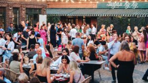 В Ростове общепит оштрафовали на 2,3 млн руб. за незаконные летние веранды в 2025 г.