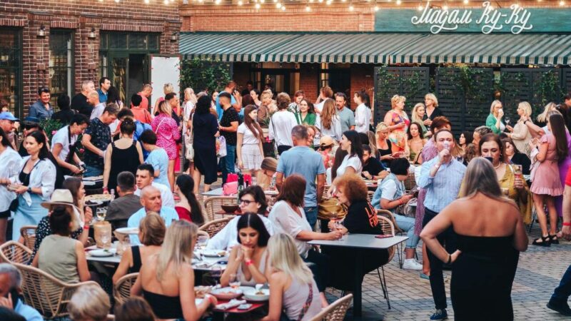 В Ростове общепит оштрафовали на 2,3 млн руб. за незаконные летние веранды в 2025 г.