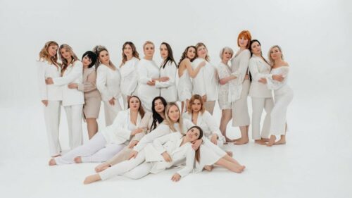 «Иногда мы можем себе позволить что-то лишнее»: как модели плюссайз из Ростова монетизируют свои пышные формы