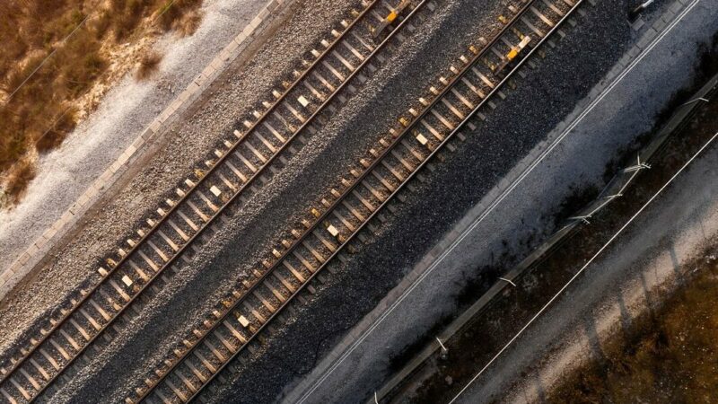 Путин поручил сократить ж/д путь от Москвы до курортов Черноморья до 16 часов