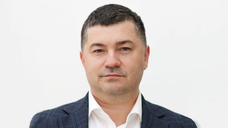 Роберт Уразов: «Молодежи нужно смотреть на рабочие места, которые создаются на юге»