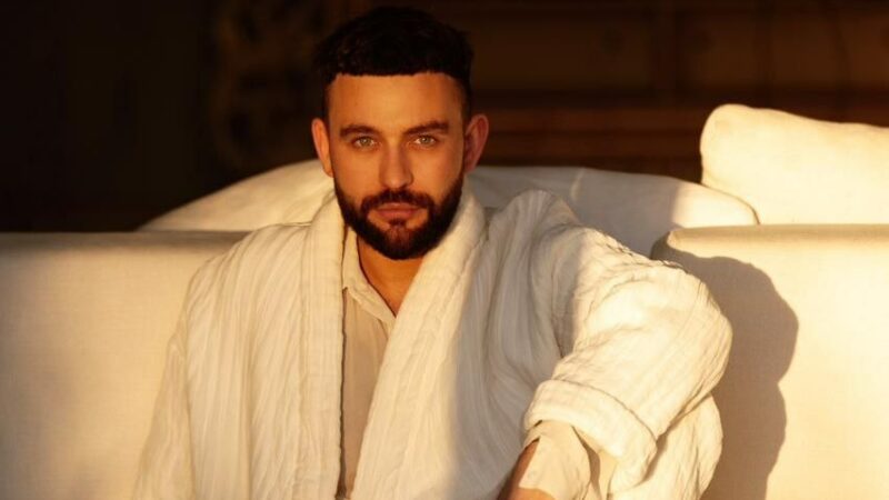 История, мода и меланхолия: как дизайнер из Краснодара создал бренд культурной деконструкции