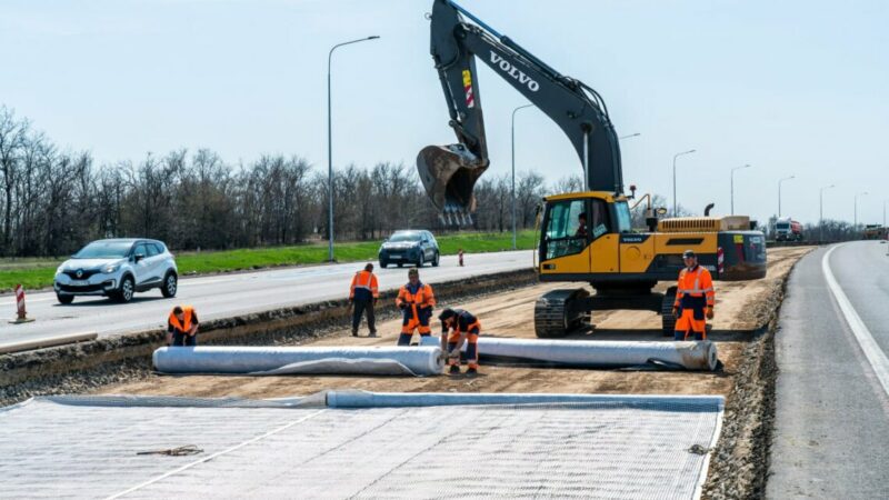 Ремонт участков М-4 в Ростовской области обещают завершить в сезон отпусков
