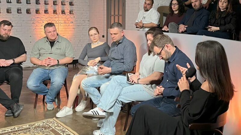 «Не знаем, с какой стороны подступиться»: как бизнес использует ИИ в своей работе