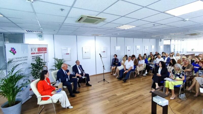 В Краснодаре обсудили развитие медицины и туризма Юга России