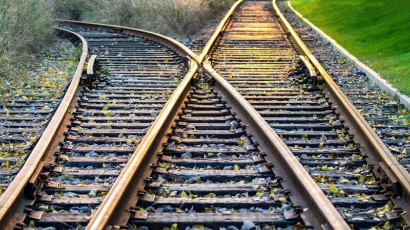 На ж/д участке Туапсе-Адлер возобновили движение после схода грузового вагона