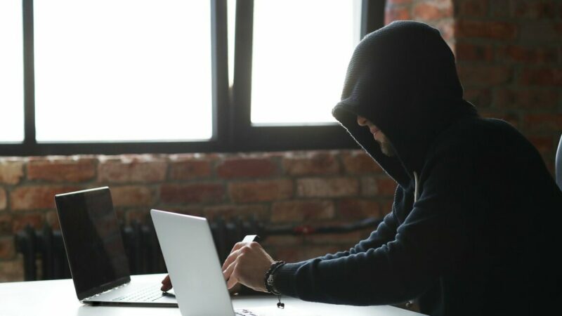 «Вашему бизнесу угрожает опасность!»: как распознать бизнес-мошенников