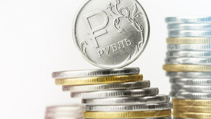 «Росгосстрах» и банк «Открытие»: россияне достигают финансовой независимости к 23-25 годам