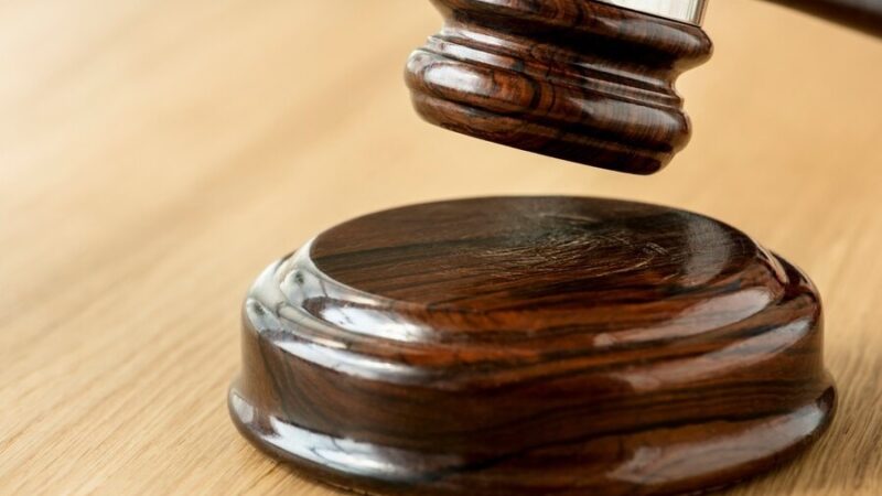 В Ростове с молотка продадут долги жителей по ЖКХ на 39 млн руб.