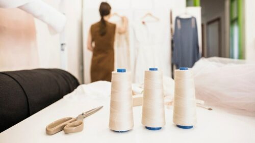 «Модный бизнес выглядит заманчиво»: как создать и продвигать свой бренд одежды