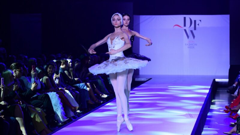 Русский балет, калмыцкие цветы и дагестанские бурки: на главном модном подиуме Дона свои коллекции показали около 30 дизайнеров