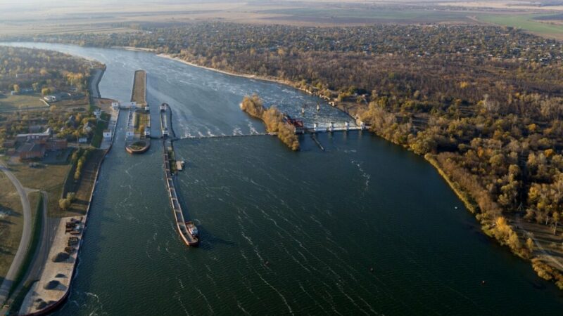 Донские депутаты попросят ввести сбор с грузовых судов на разведение рыбы