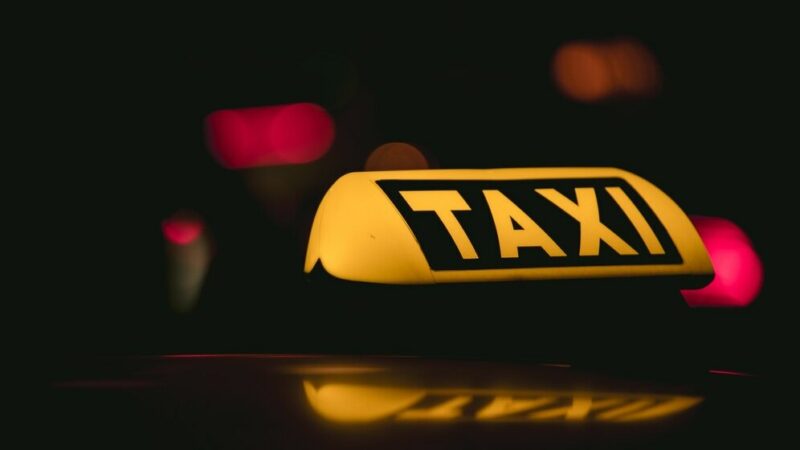 Дефицит водителей такси в автопарках Кубани достигает 30%