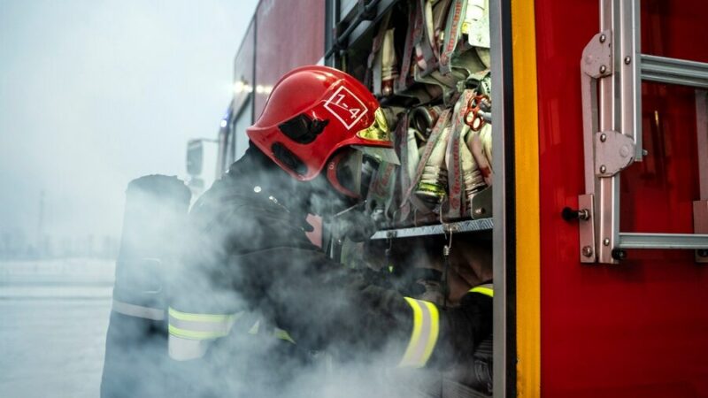 В Сочи ликвидируют пожар в здании суда