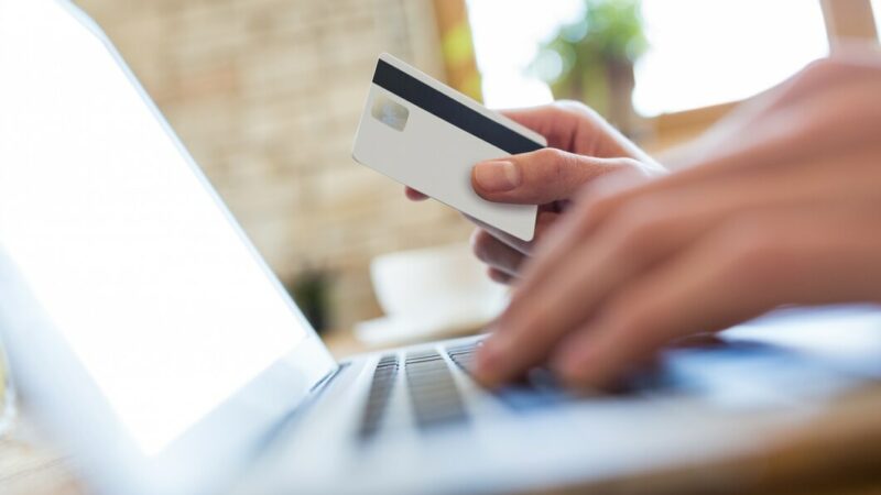 Трудности переводов: за что могут заблокировать банковскую операцию