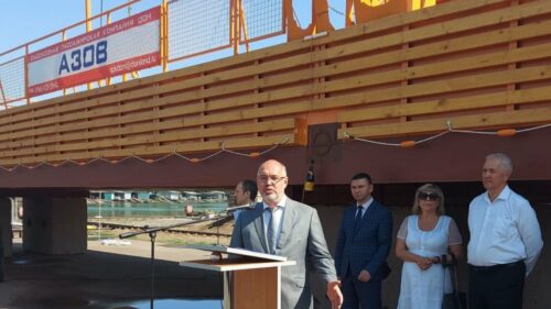 В Ростове на воду спустили первый плавучий причал для «Валдаев»