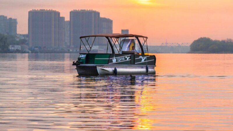 По Дону гуляет: как в Ростове устроены культурно-просветительские экскурсии на яхтах, катерах, катамаранах и «Валдаях»