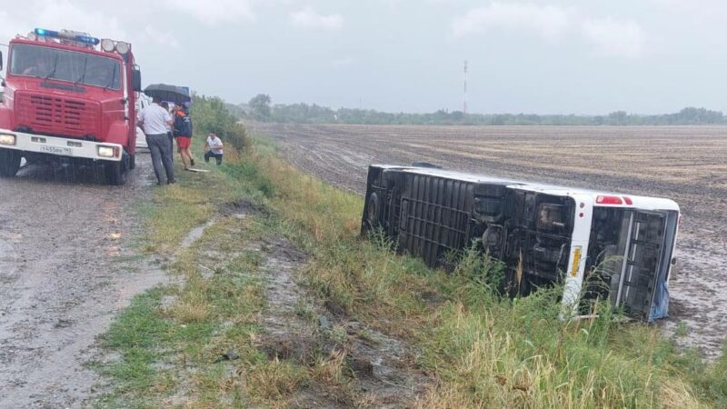 Девять человек пострадали на Кубани в ДТП с рейсовым автобусом