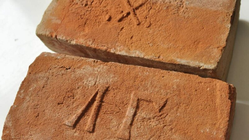 Кирпичи со стройки и двери со свалки: как в Ростове формируется спрос на интерьеры с деталями старины