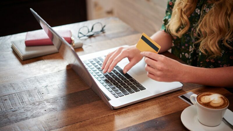 Без границ: упростят ли переводы в криптовалюте расчет с зарубежными компаниями