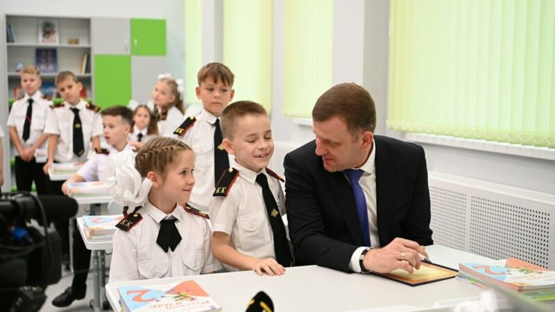 В Краснодаре линейки посетили 207 тыс. школьников