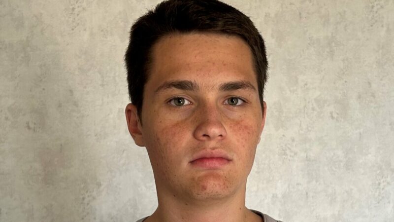 Шестнадцатилетнему Владу из Краснодарского края требуются слуховые аппараты