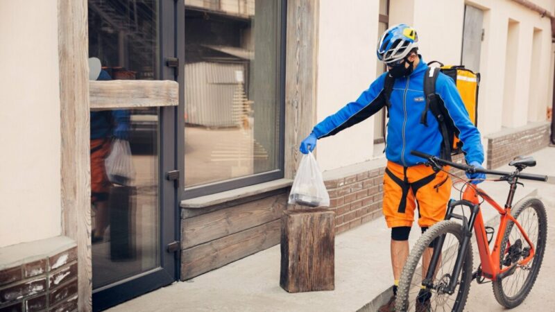 Спрос на курьеров на Дону вырос на 4,6% в 2024г.