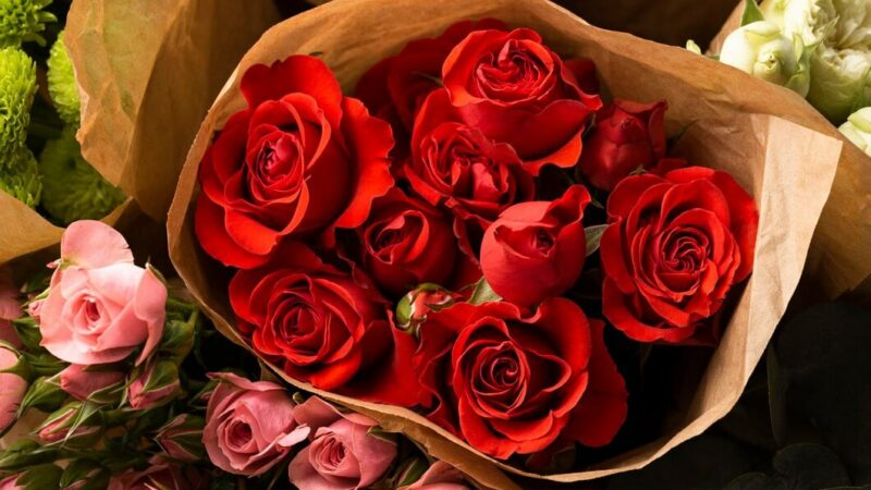 В Ростове спрос на цветы увеличился на 46% в первой пол. ноября 2024г.