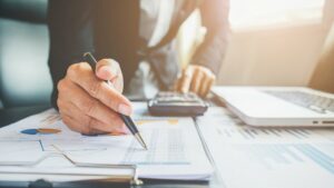 Страховые взносы ИП за себя: из чего рассчитываются и куда платить