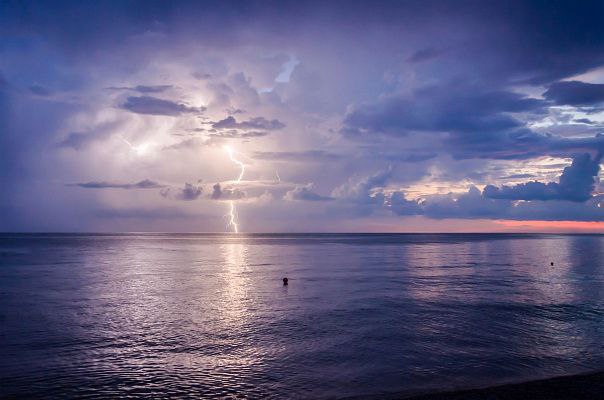 В Сочи и Сириусе прогнозируют грозу