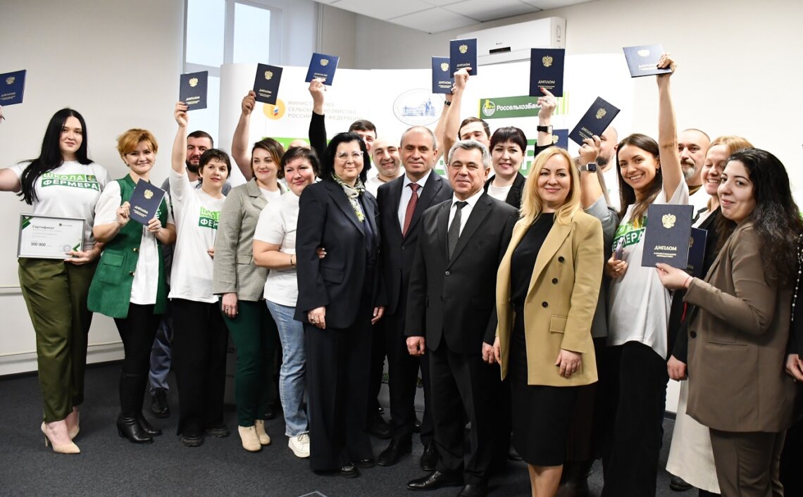 Дикке алғаш рет тиіп тұрған бейне Майлы сапада порно