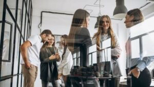 Офис вместо удаленки: стоит ли бизнесу отказываться от дистанционного формата работы