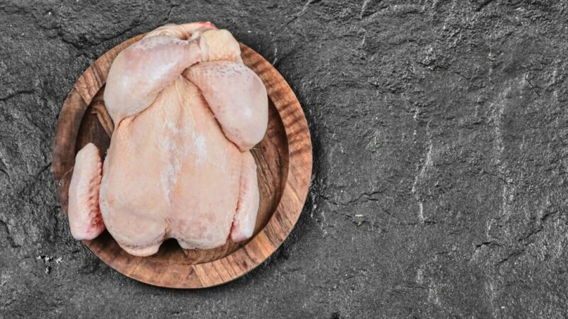 Краснодарский край в 2024 году в 4,5 раза сократил экспорт мяса птицы