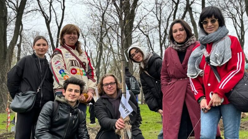 Редакторы «Бизнес и Точка» приняли участие в Дне древонасаждения в Ростове