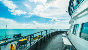 На Кубани суд иностранное судно арестовали из-за разлива нефти