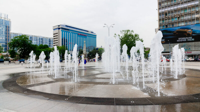 Участок перед гостиницей «Амакс» в Ростове вернули в собственность Ростова