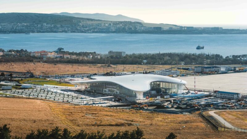 «Азимут» изучает возможность выполнения полетов в аэропорт Геленджика