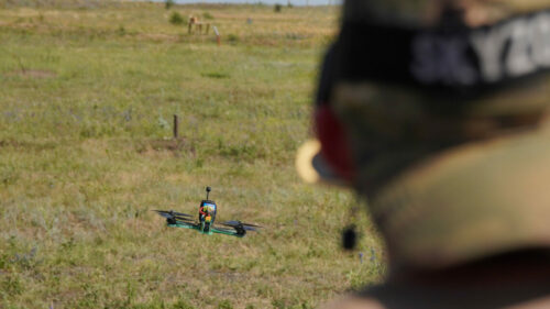 В Ростовской области контрактники учатся управлять FPV-дронами для боевых задач