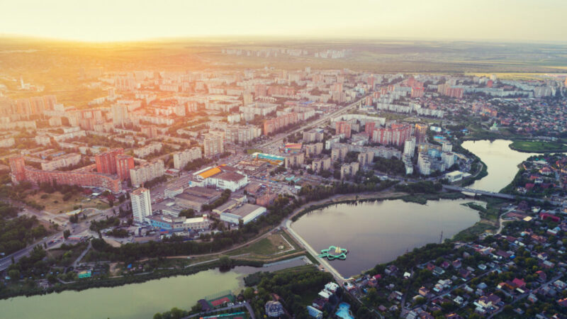 Ростовского блогера Николая Василенко оштрафовали за езду по набережной Дона