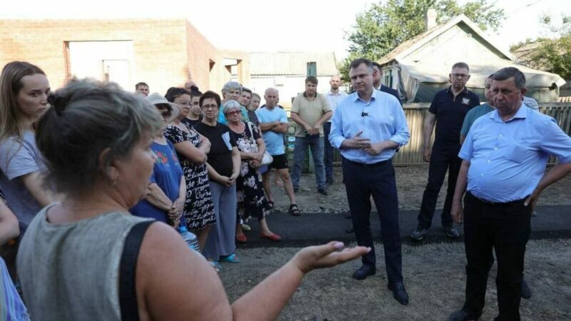 В Новосальске на Дону от БПЛА пострадали 11 частных и 10 многоквартирных домов