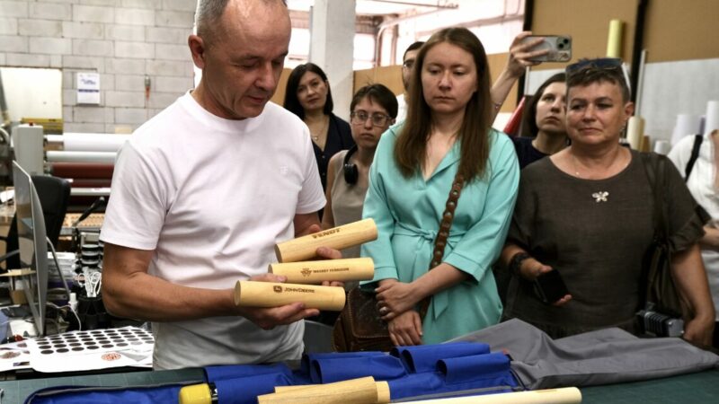 Лазер-фрезер, брелки-кубки: как запустить свою фрезерно-лазерную мастерскую