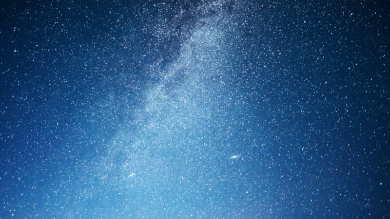 Эксперт: части метеорита могли упасть на суше на Кубани